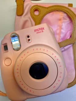 دوربين fujifilm instax mini 8 + كيف مخصوص