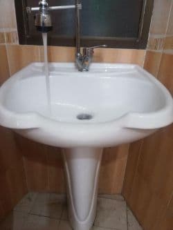 سرشور آرایشگاهی و شیرآلات