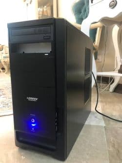 کامپیوتر رو میزی سالم و آماده به کار