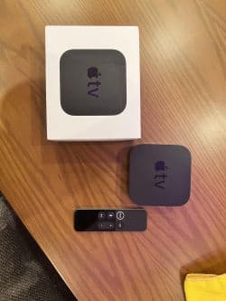 اپل تی وی 4K 32 GB. در حد آکبند ، گارانتی اپل تا مارچ 20۲3