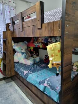 *فوری*فروش تخت دو طبقه همراه با میز آرایش در حد نو