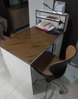 میز ناخن به همراه استند و صندلی