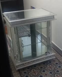 میز tv کاملا آیینه در حد نو
