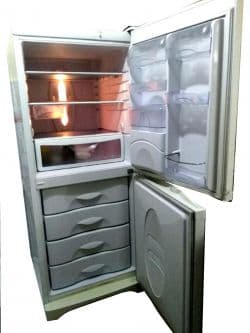 یخچال فریزر پایین اسنوا مدل 676