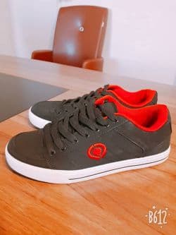 کتونی GLOBE پا نخورده سایز 42 اروپایی