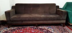 کاناپه سه نفره قهوه ای 